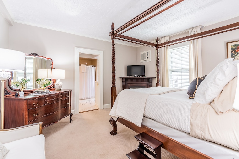 Westbrook Inn Bed and Breakfast 22/74