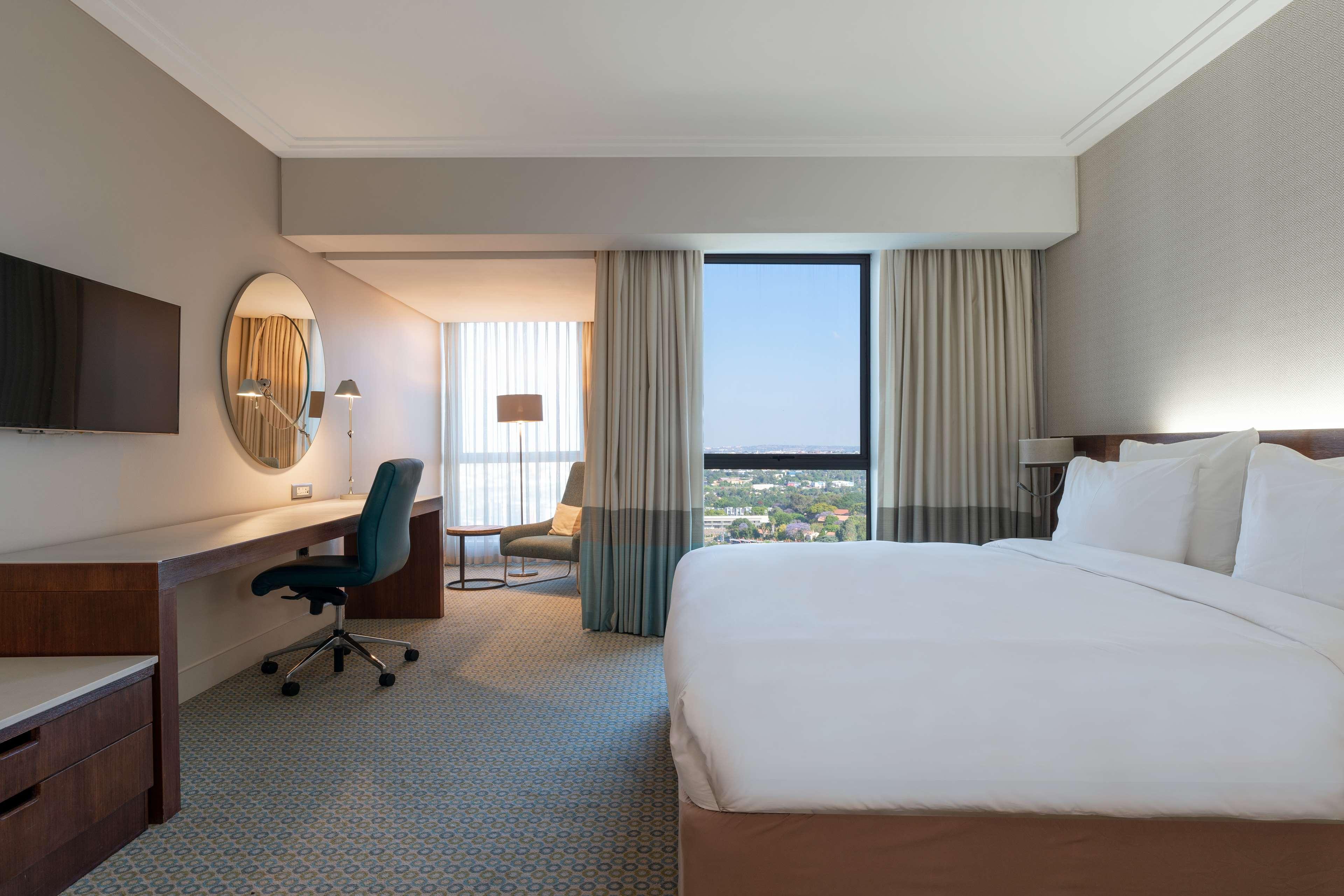 RADISSON BLU HOTEL SANDTON 12/50