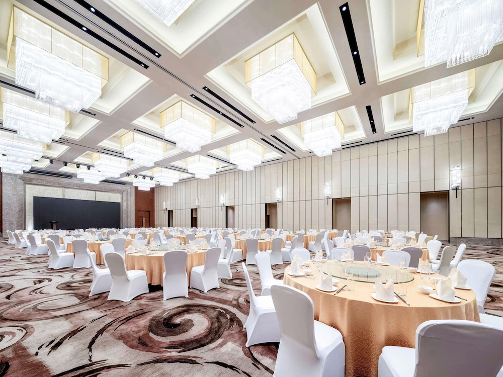 Pullman Oceanview Sanya Bay Resort and Spa 65/76