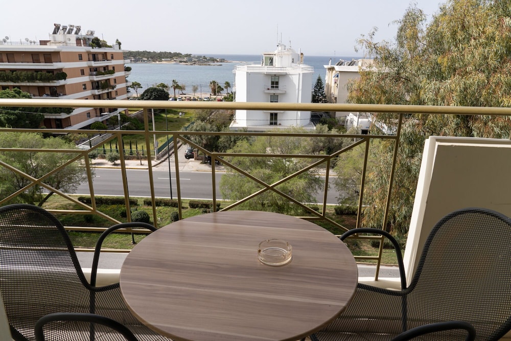 Four Seasons Hotel Glyfada 45/58