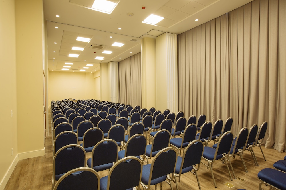 Hotel Intercity Suape Costa Dourada 44/47