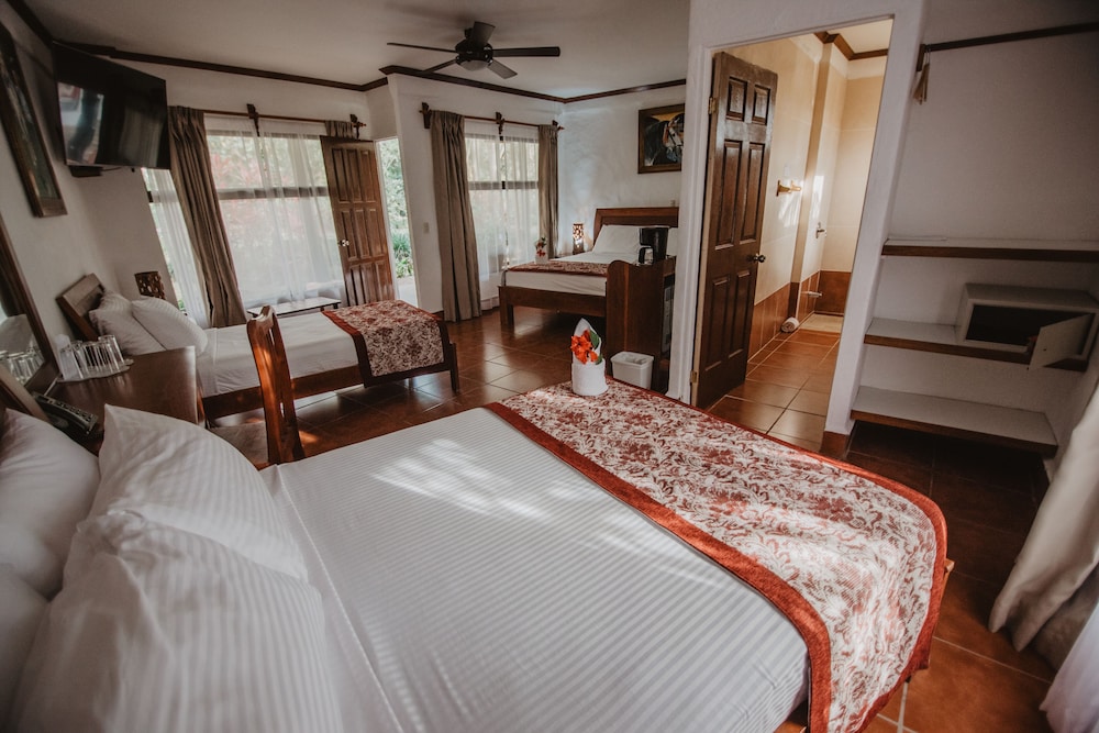 Hacienda Guachipelin Hotel 30/71