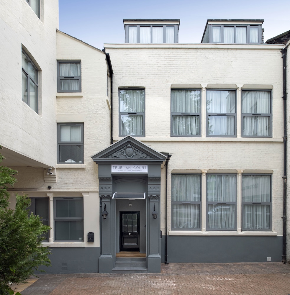Trueman Court Luxury Serviced Apartments 48/55