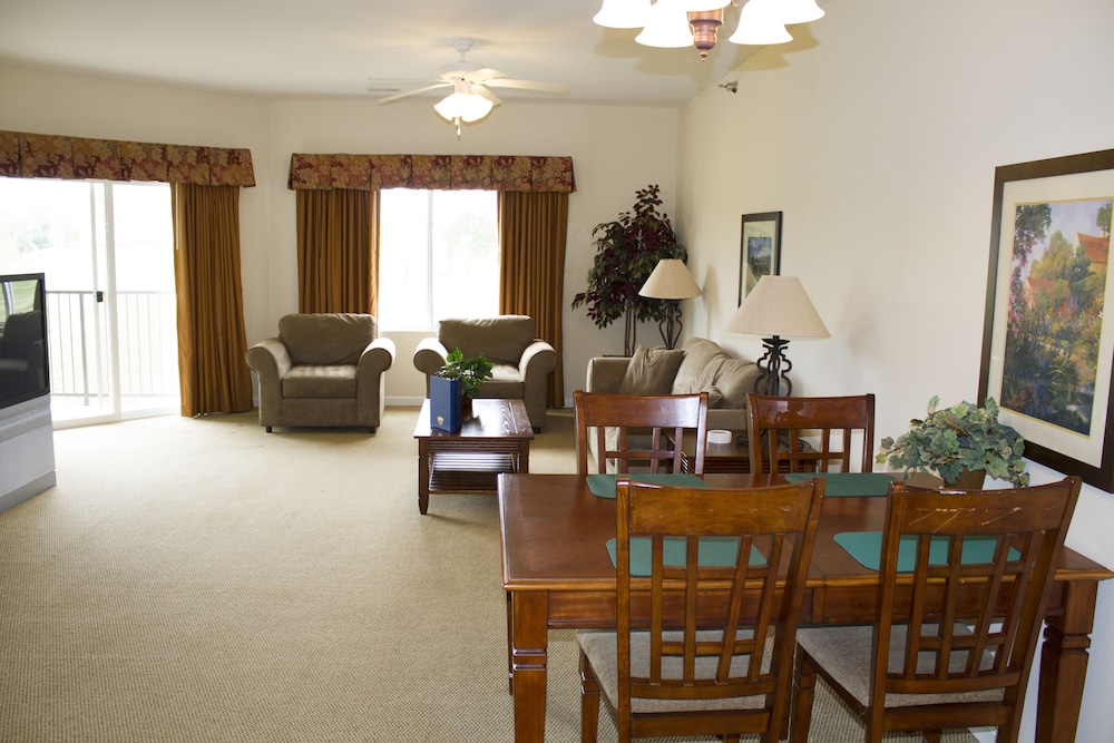 Crown Pointe Lodge, BW Signature Collection 34/38