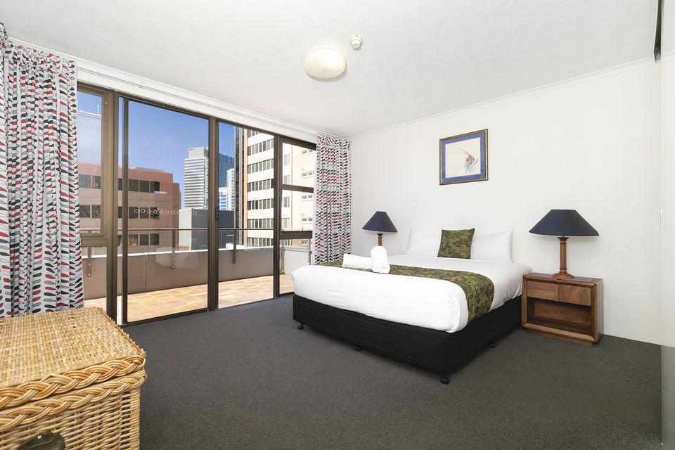 2 BEDROOMS, BUDGET, APARTMENT