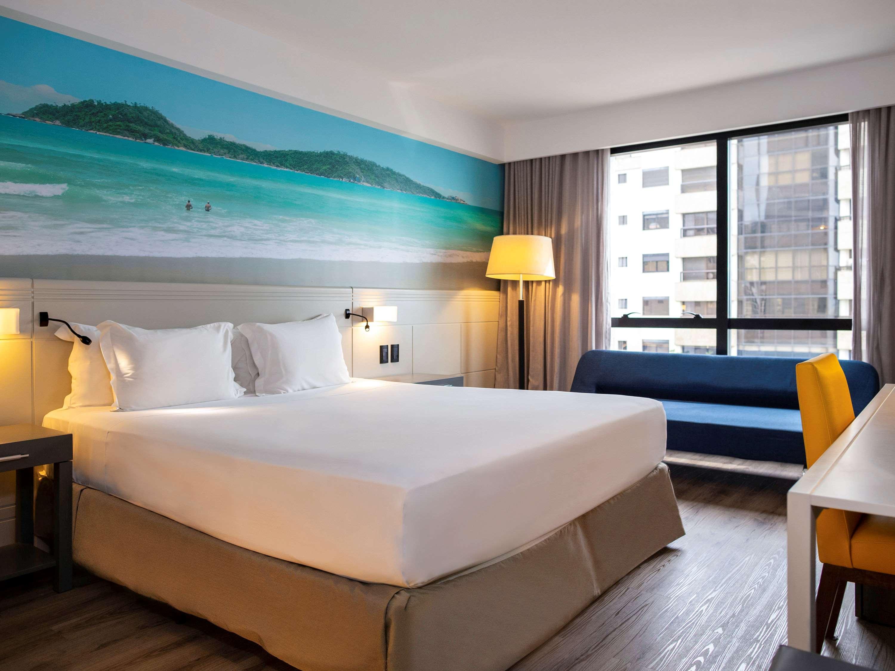 SUPERIOR, KING BED, PARTIAL SEA VIEW