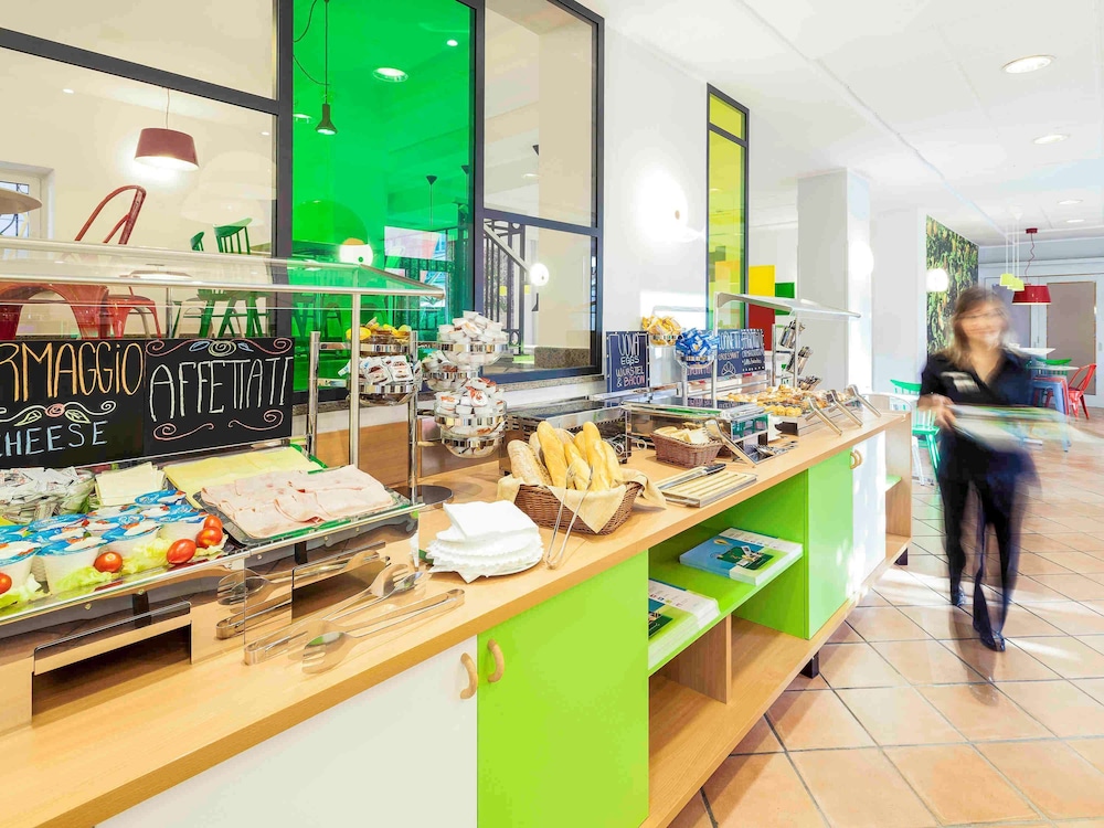 IBIS STYLES NAPOLI GARIBALDI 45/66