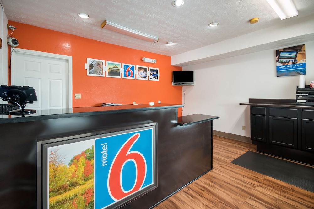 Lobby at Motel6 Parkersburg, WV, PARKERSBURG - WV