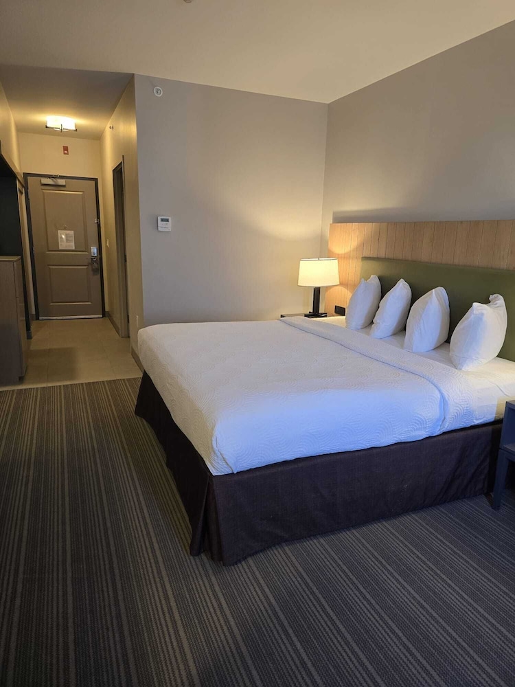 Country Inn and Suites By Radisson Belleville ON 6/49