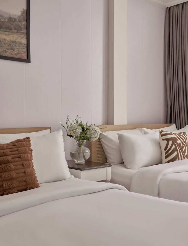 Quy Hung Hotel 63/75