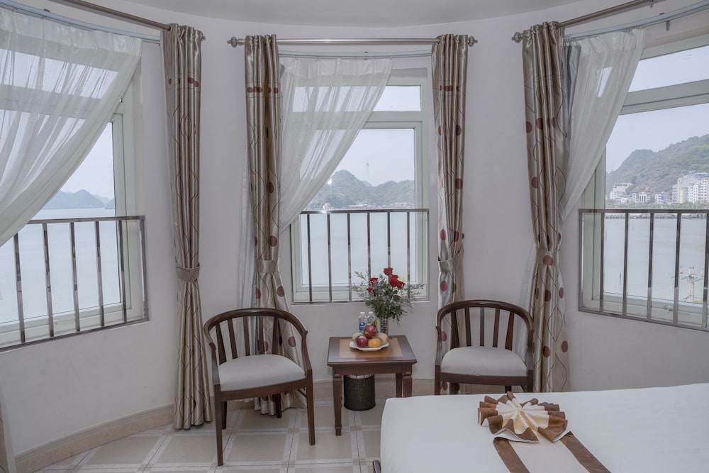 Hung Long Harbour Hotel 40/58
