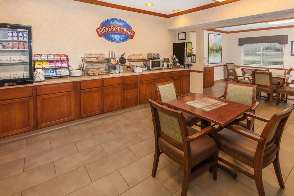 Galesburg Inn and Suites 36/42