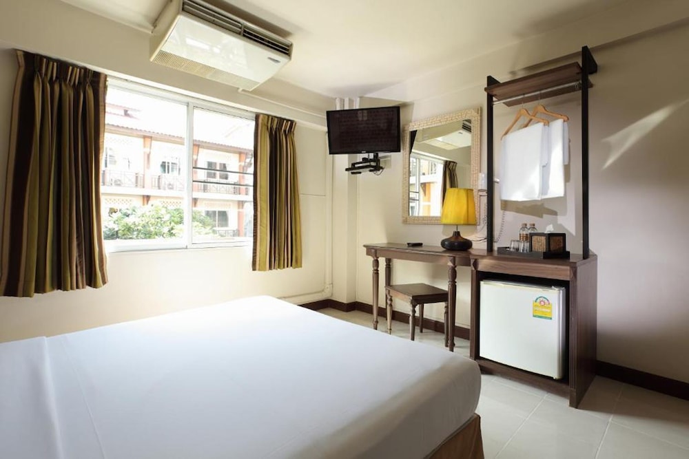 Rambuttri Village Inn Plaza 48/69