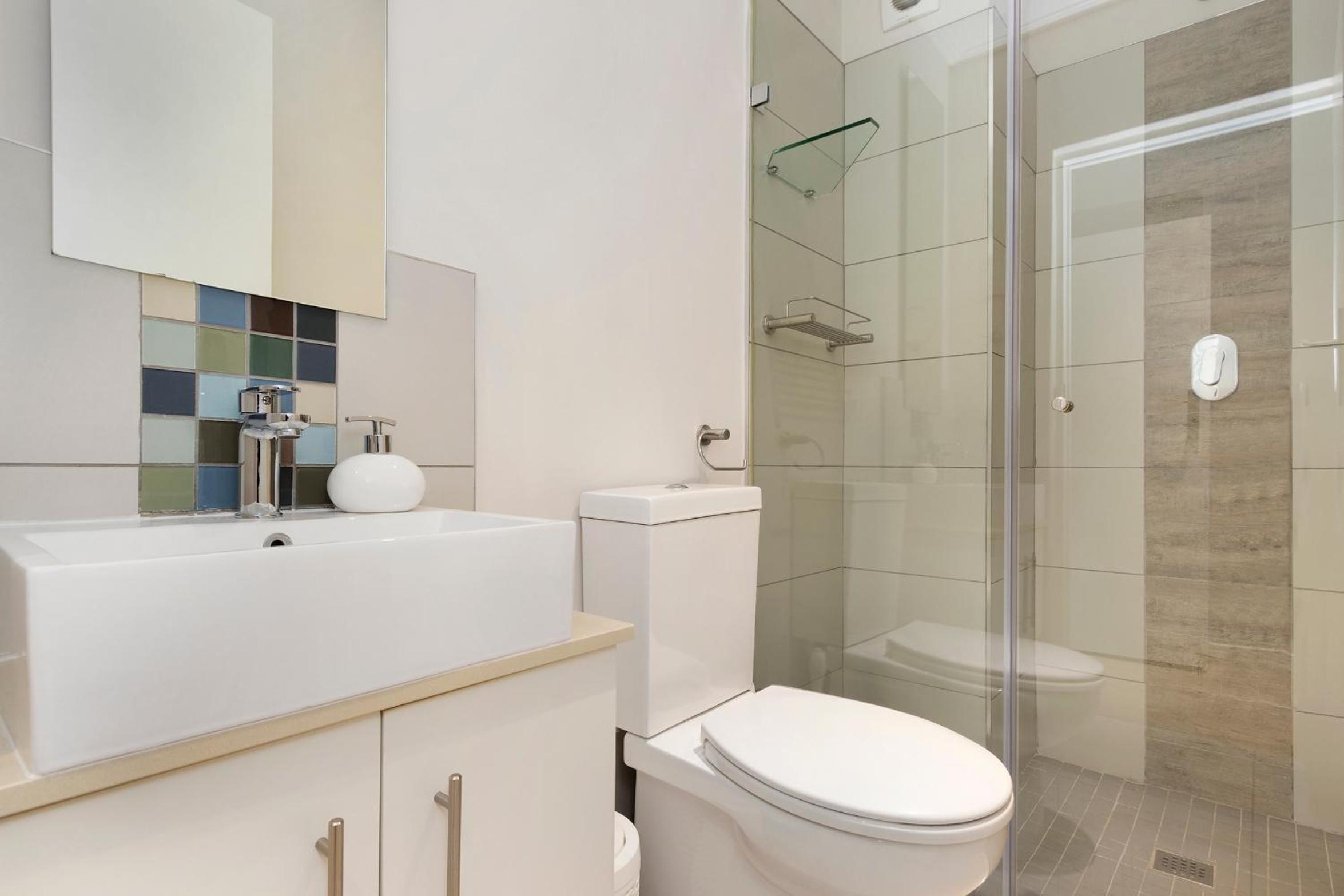 Urban Oasis Apartments at The Apex 18/20