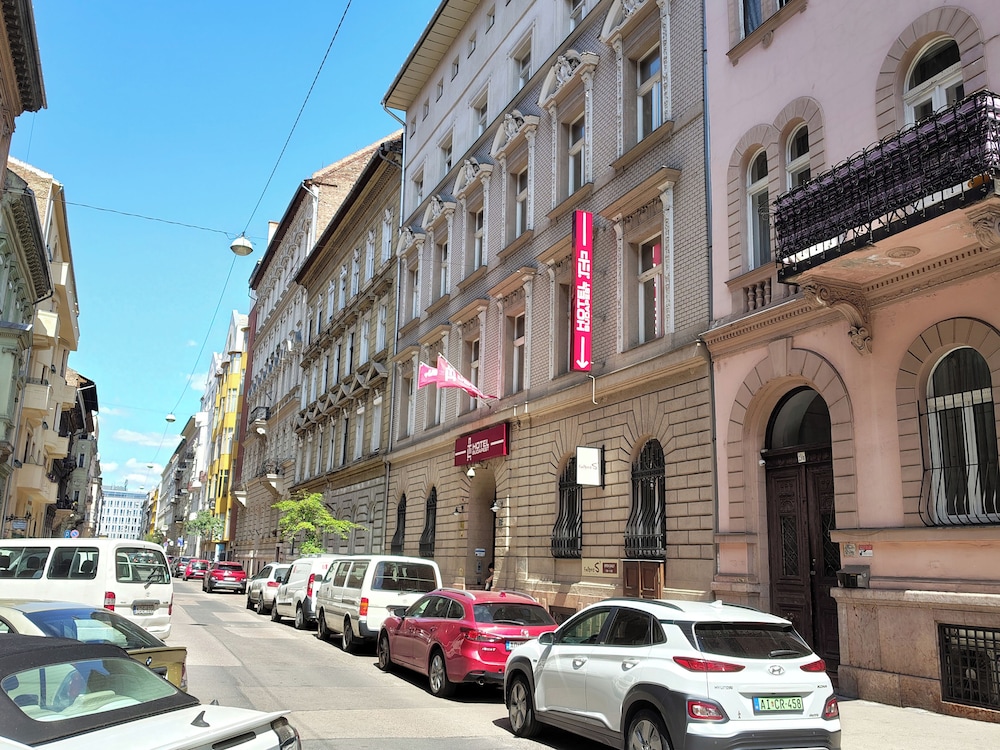 TL Hotel Budapest 59/66