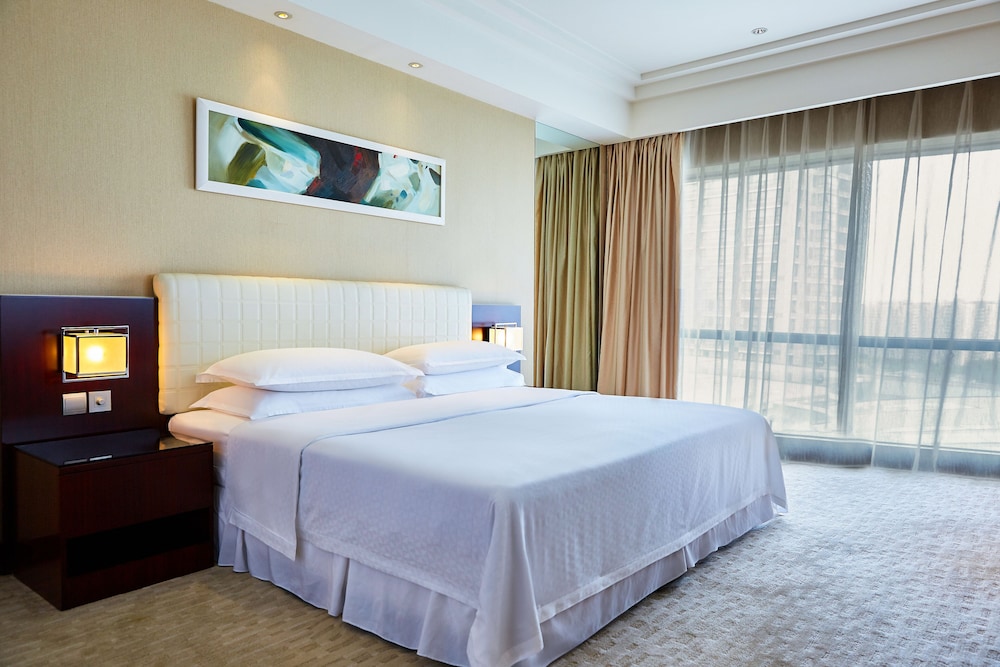 Room, King Bed, City View