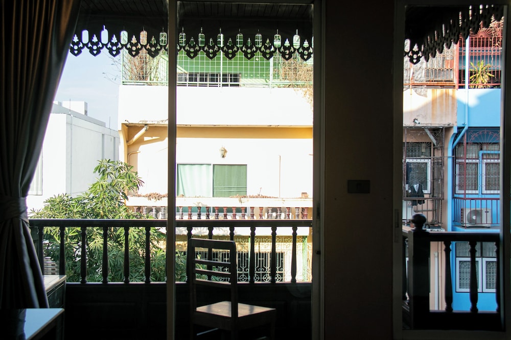 Lamphu Tree House Boutique Hotel 5/70
