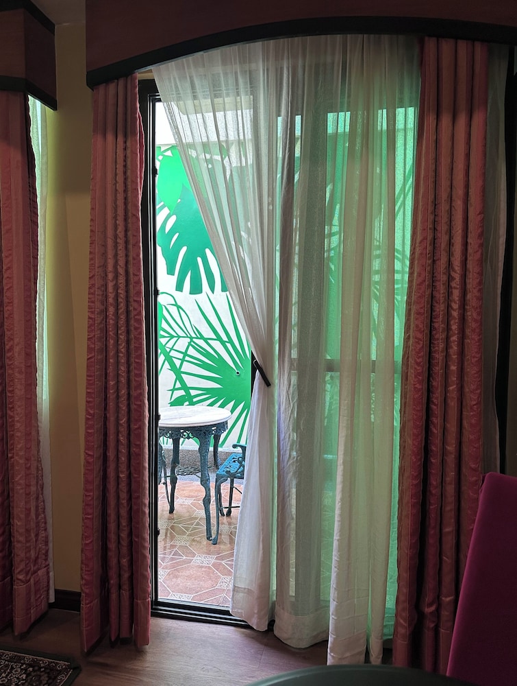 Lee Boutique Hotel 41/74