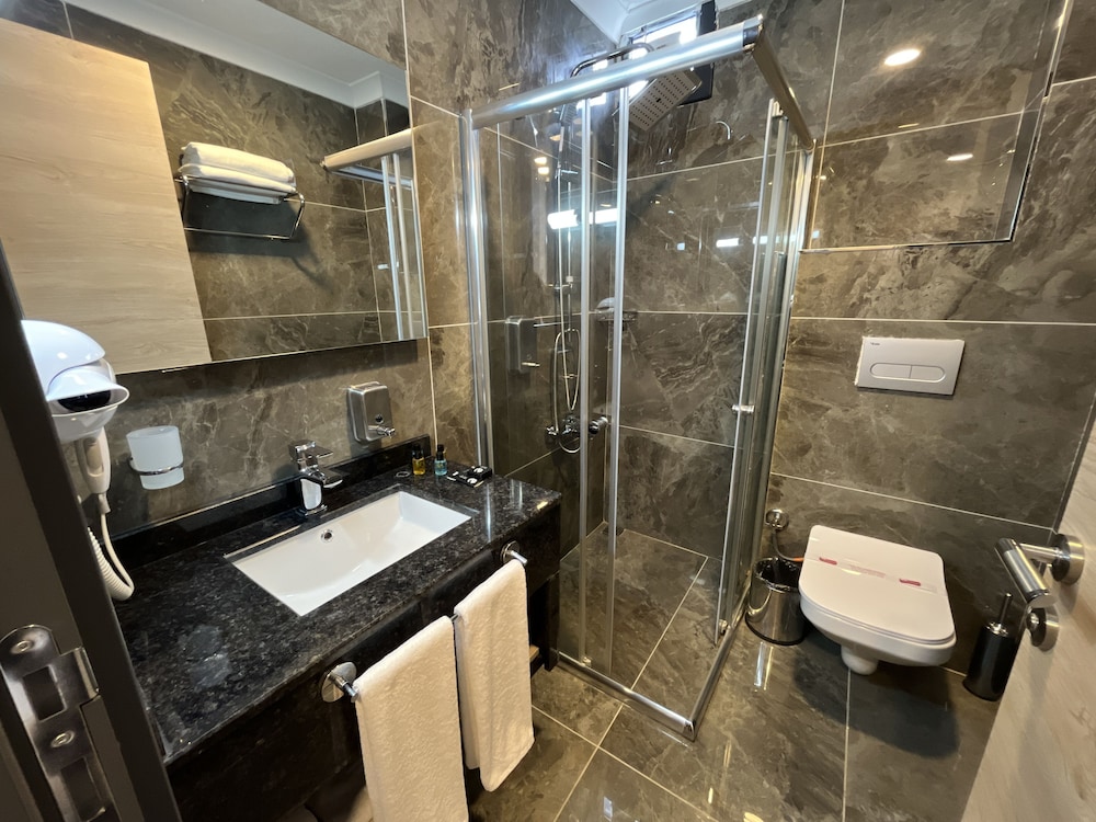 Avni Bey Otel 40/43