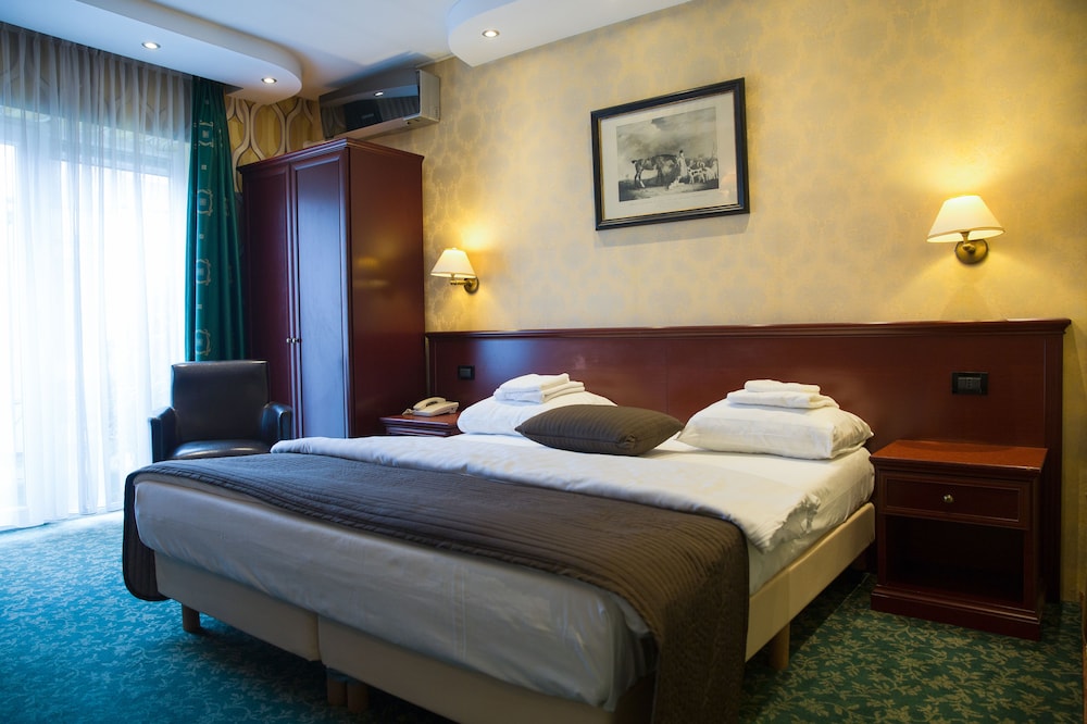 SUPERIOR, DOUBLE BED