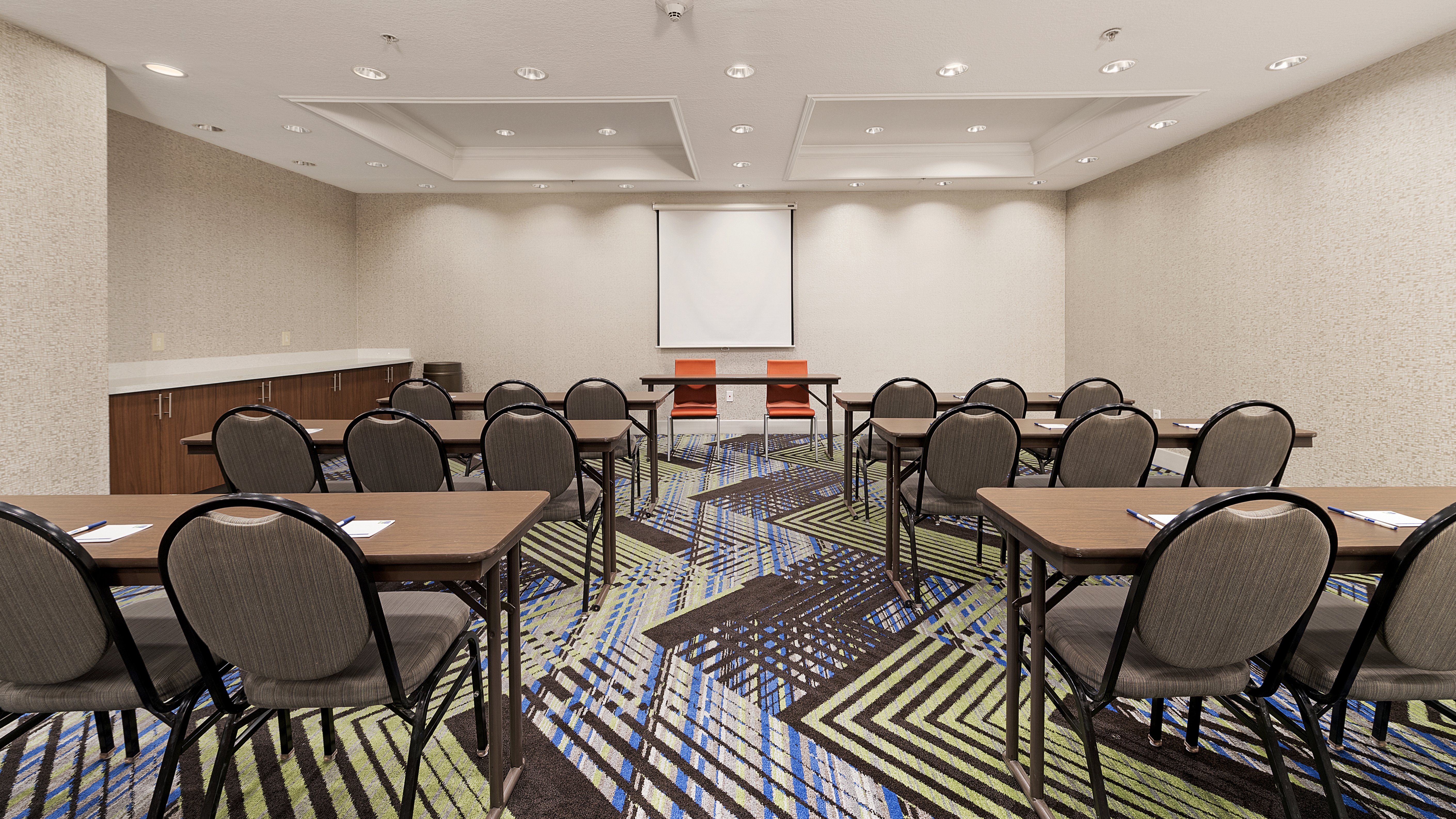 Holiday Inn Express & Suites Conroe I-45 North 35/41
