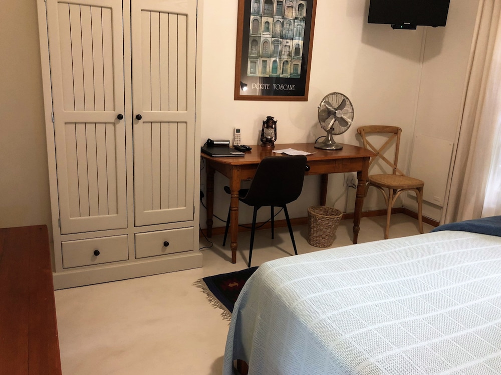 10 Alexander B&B 37/50