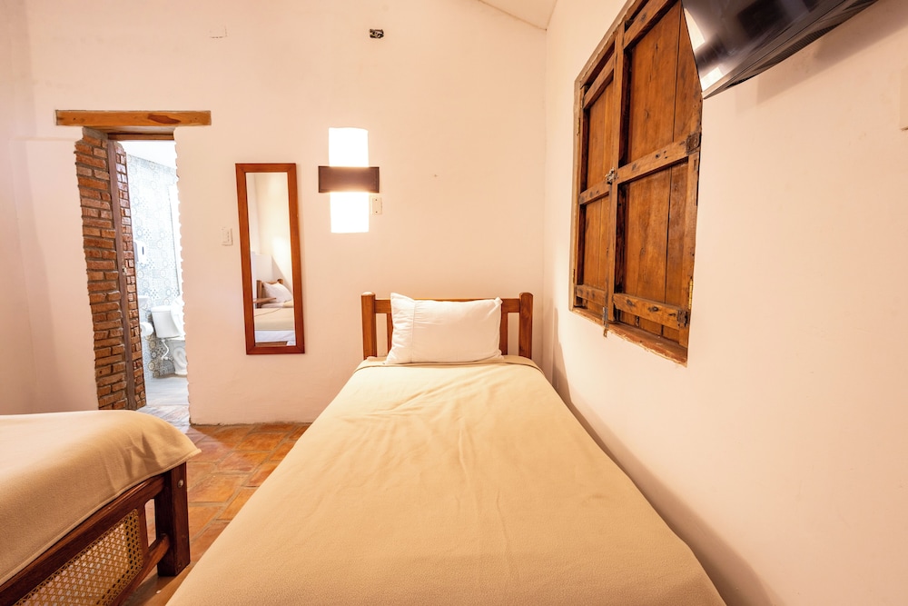 Family, Quadruple, Double and Twin Beds, Albarrada Hotel Boutique 2/4