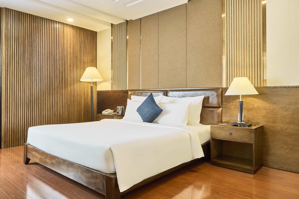 Kin, Suite, Queen Bed 5/10