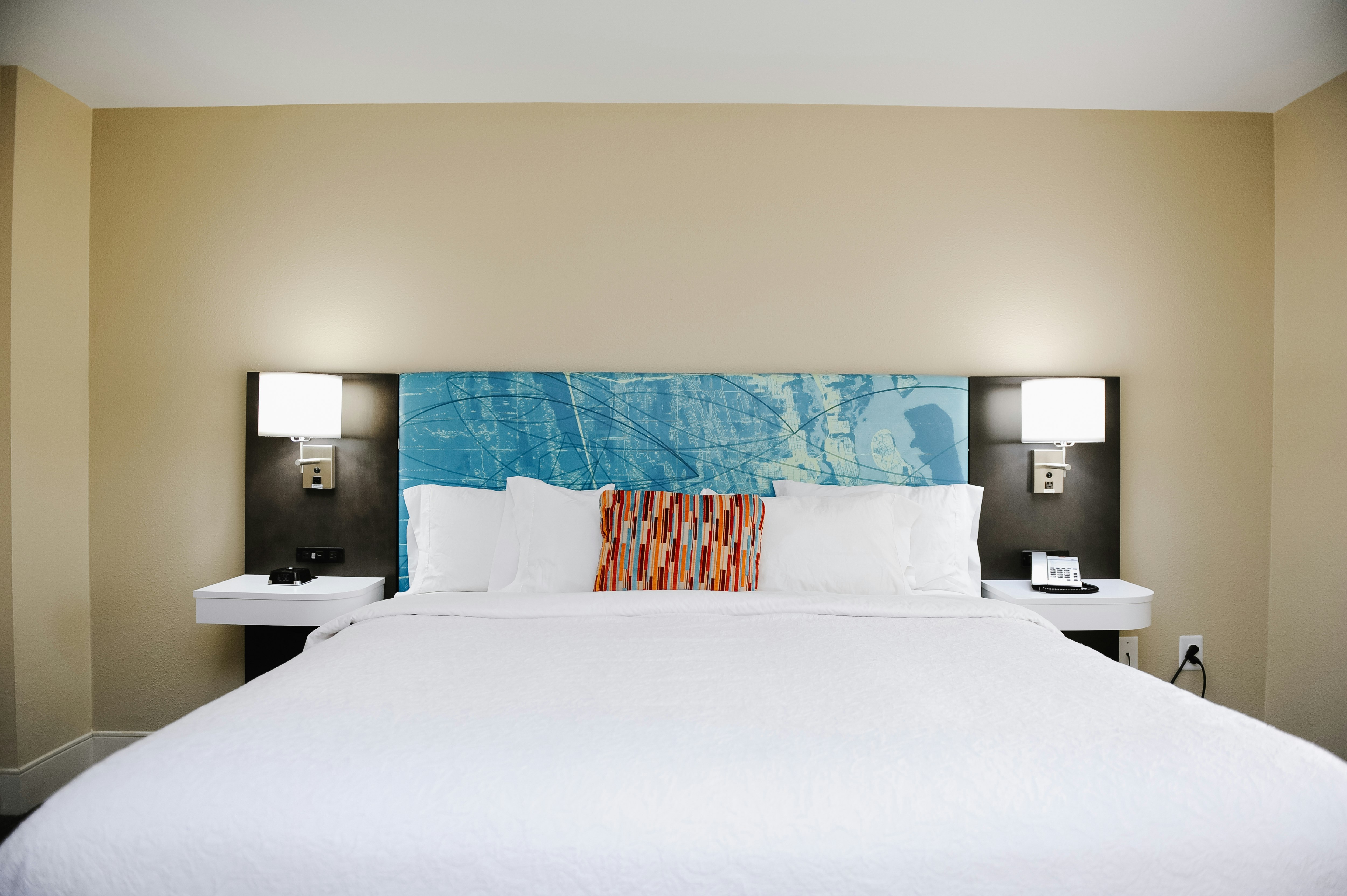 ROOM, KING BED, ACCESSIBLE