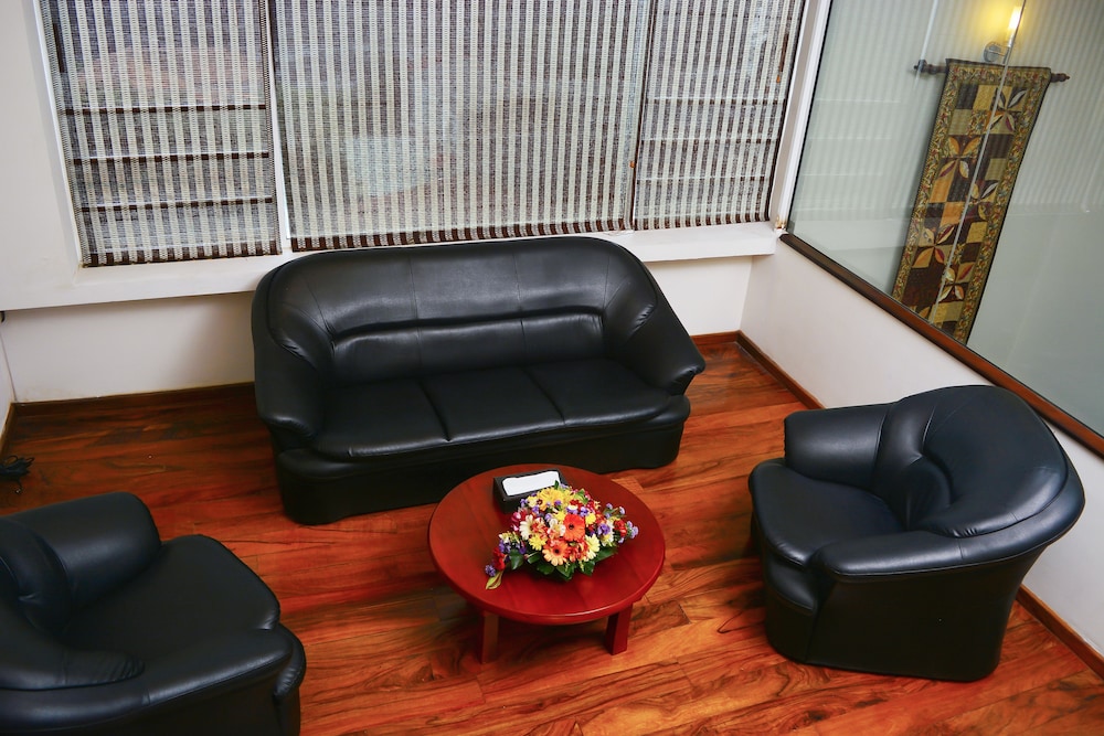 Unique Towers Luxury Boutique Suites 50/76