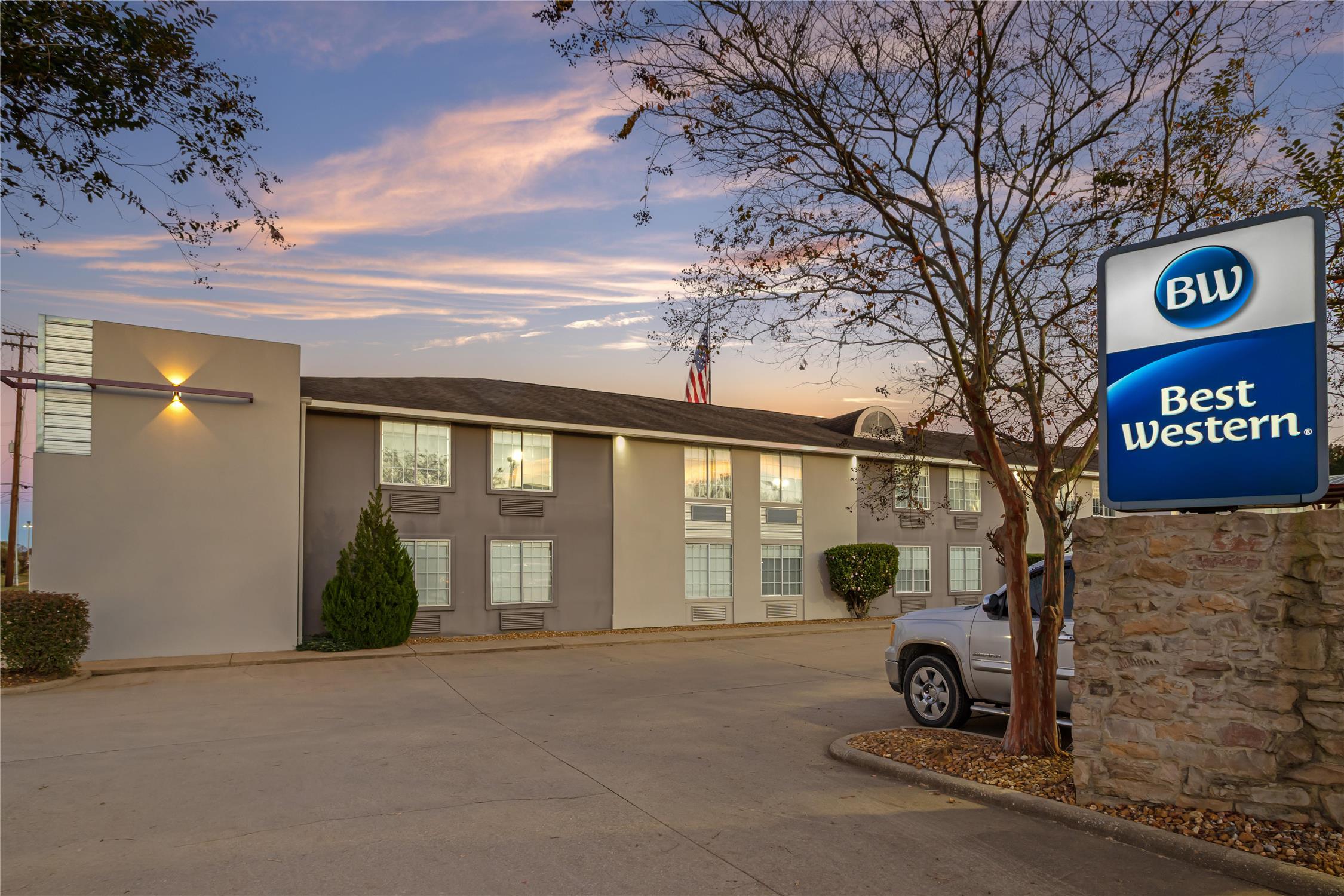 BEST WESTERN NATCHITOCHES INN 24/27