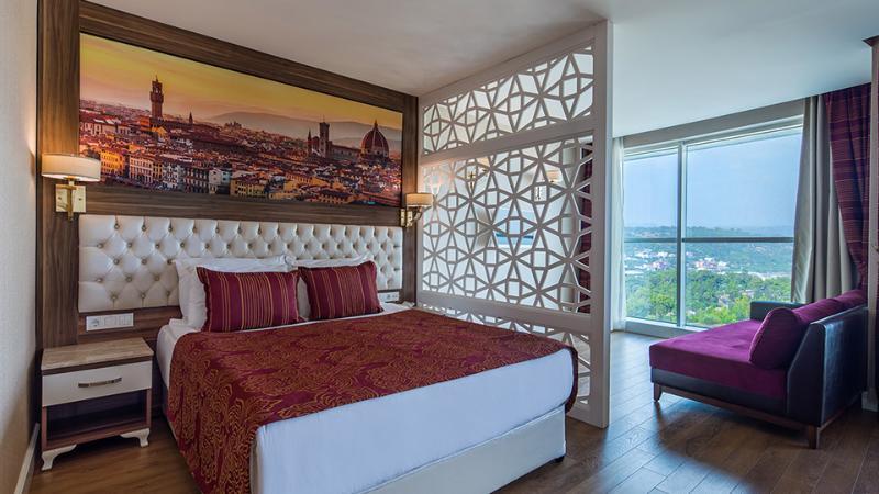 Suite, King Bed, Hot Tub, Terrace