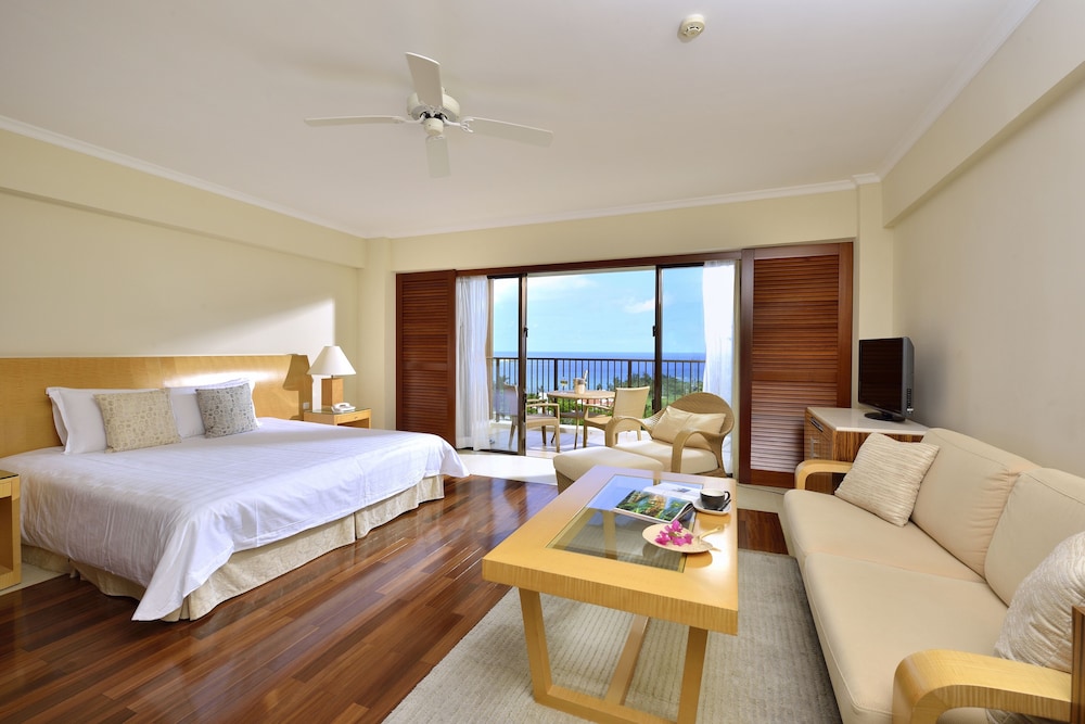 Club, Deluxe, King Bed, Adult Only, High Floor