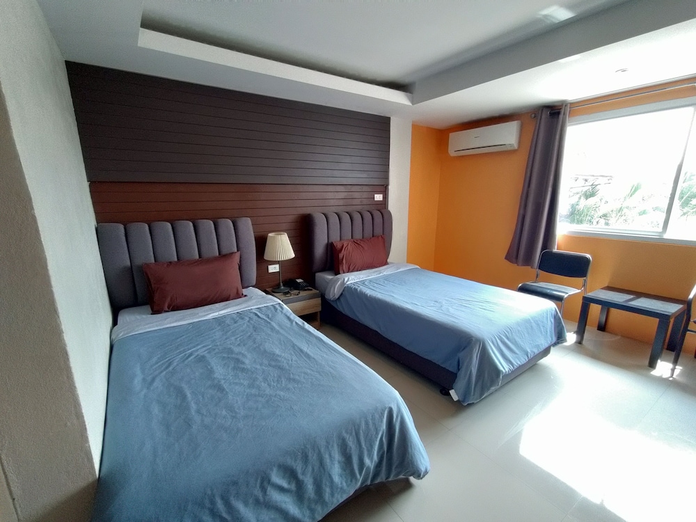 CITY, TWIN BEDS