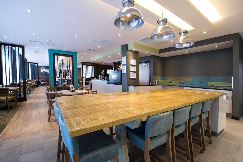 Premier Inn Manchester Salford Media City Hotel 29/44