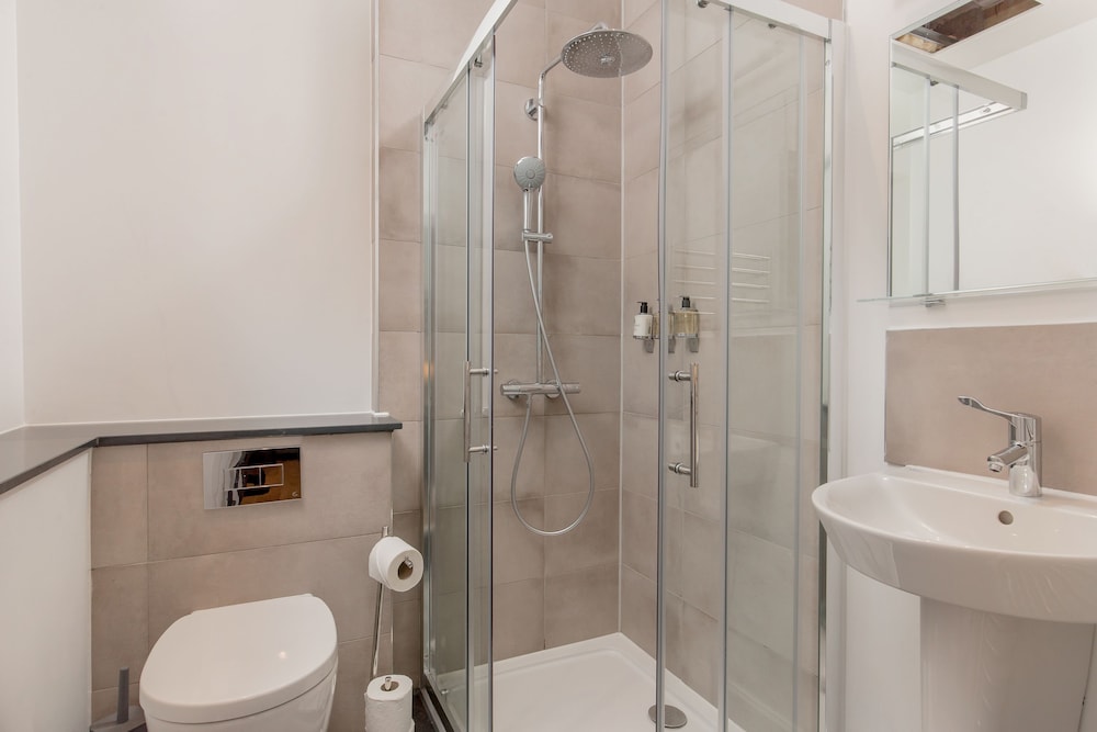 Destiny Scotland Hanover Apartments 50/50