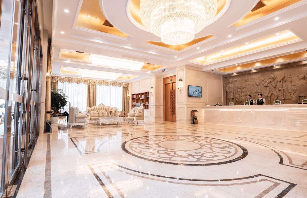 Vienna Hotel (Suzhou Fashion stage Yangcheng Lake store) 8/46