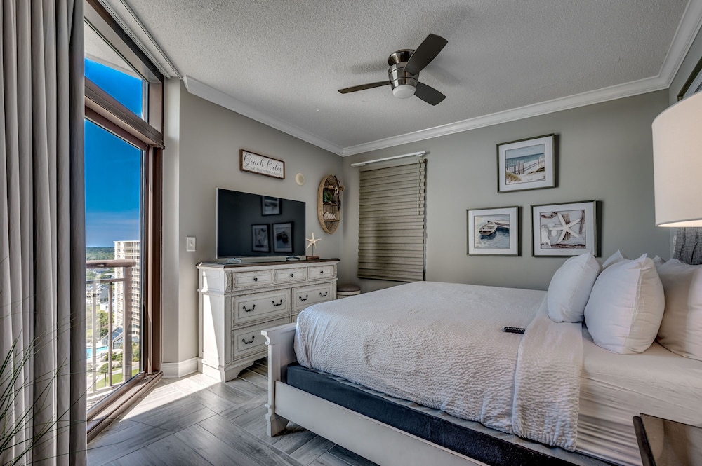 4 Bedrooms, Condo, Palm, Luxury, 1 King and 4 Queen Beds, Ocean Front