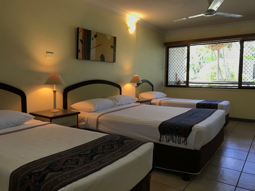 Bay Village Tropical Retreat 21/45