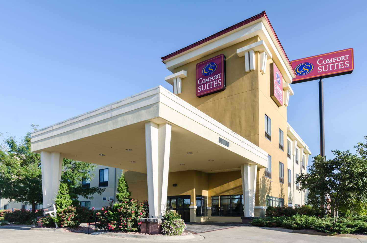 Comfort Suites Salina 3/44