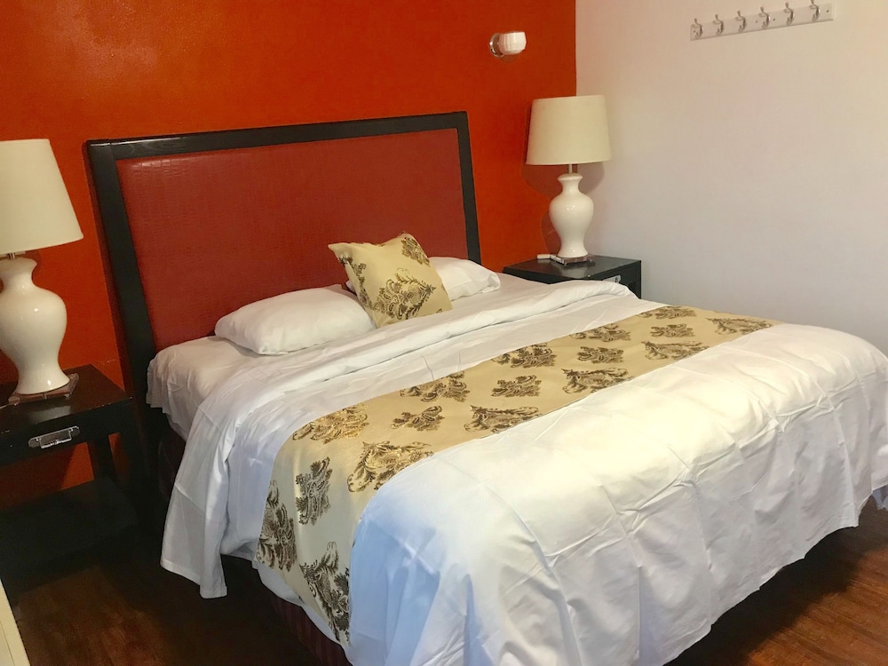 Norwalk inn & suites 20/39