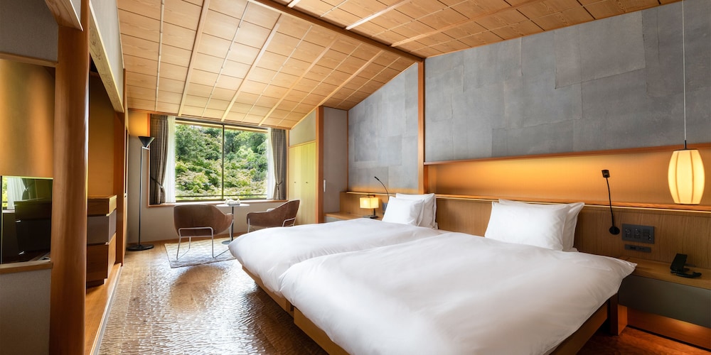 SUPERIOR, TWIN BEDS