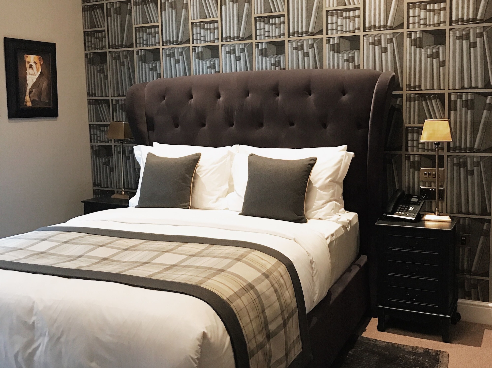 ROOM, KING BED, LARGE