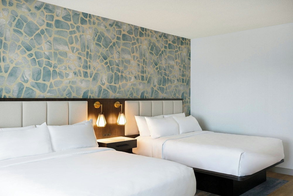 room, 2 queen beds