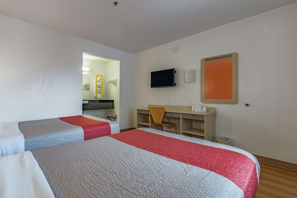 Motel6 Ft. Pierce, FL 26/60