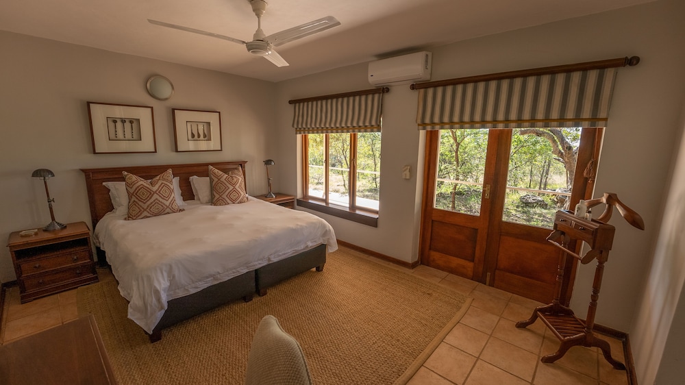3 Bedrooms, Luxury, House, 1 King and 4 Single Beds, Hill View, Private Pool