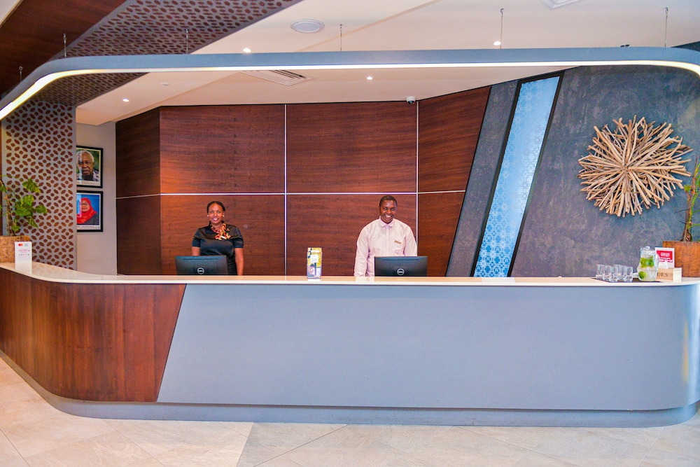 Crowne Plaza Dar Es Salaam 7/74