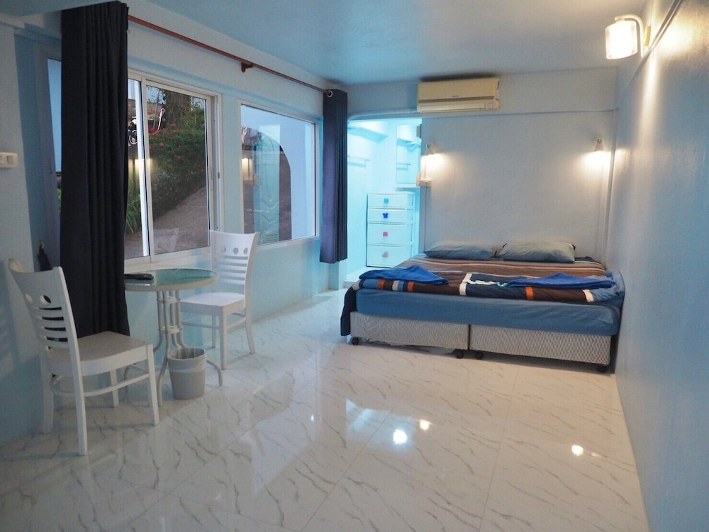 Naiharn On The Rock Resort 22/50