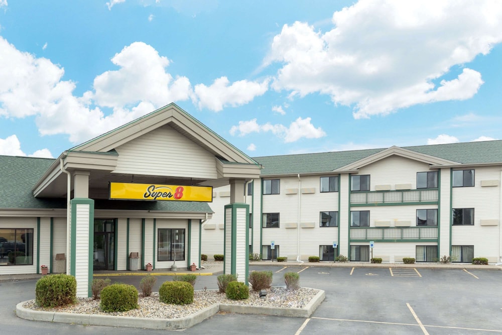 Super 8 by Wyndham Wisconsin Dells 1/16