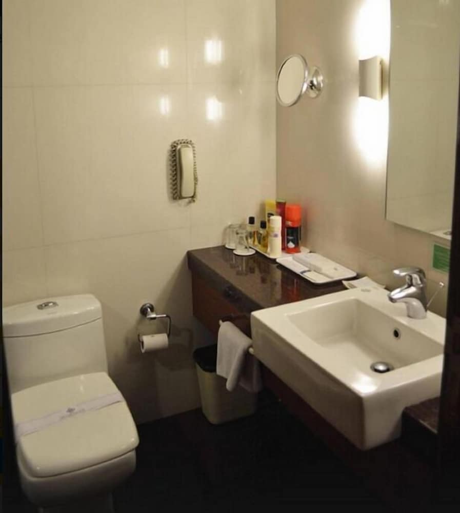 Silver Palace Hotel 22/24